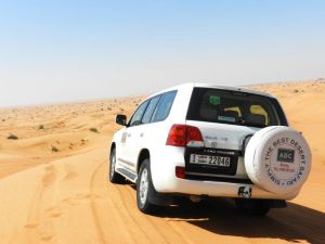 Le meilleur safari dans le désert de Dubaï, descente dans les dunes du désert, balade à dos de chameau, sandboard, safari, descente dans les dunes du désert, dîner barbecue et spectacles